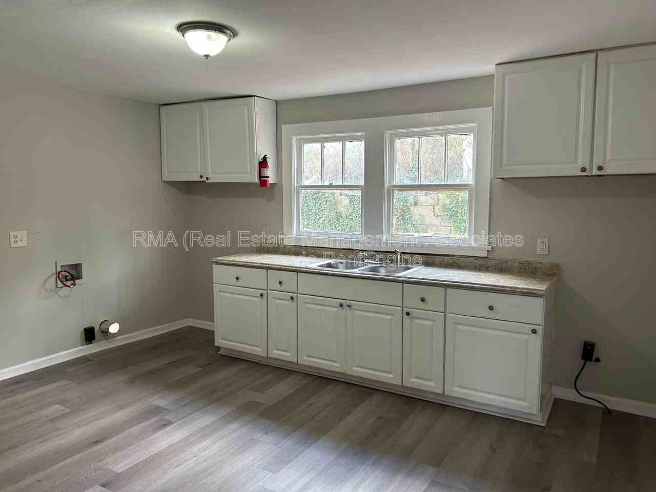 1223 Pleasant Ave - Photo 3 of 6