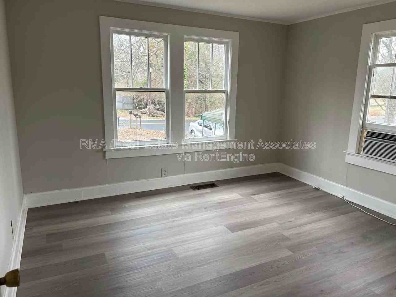 1223 Pleasant Ave - Photo 4 of 6