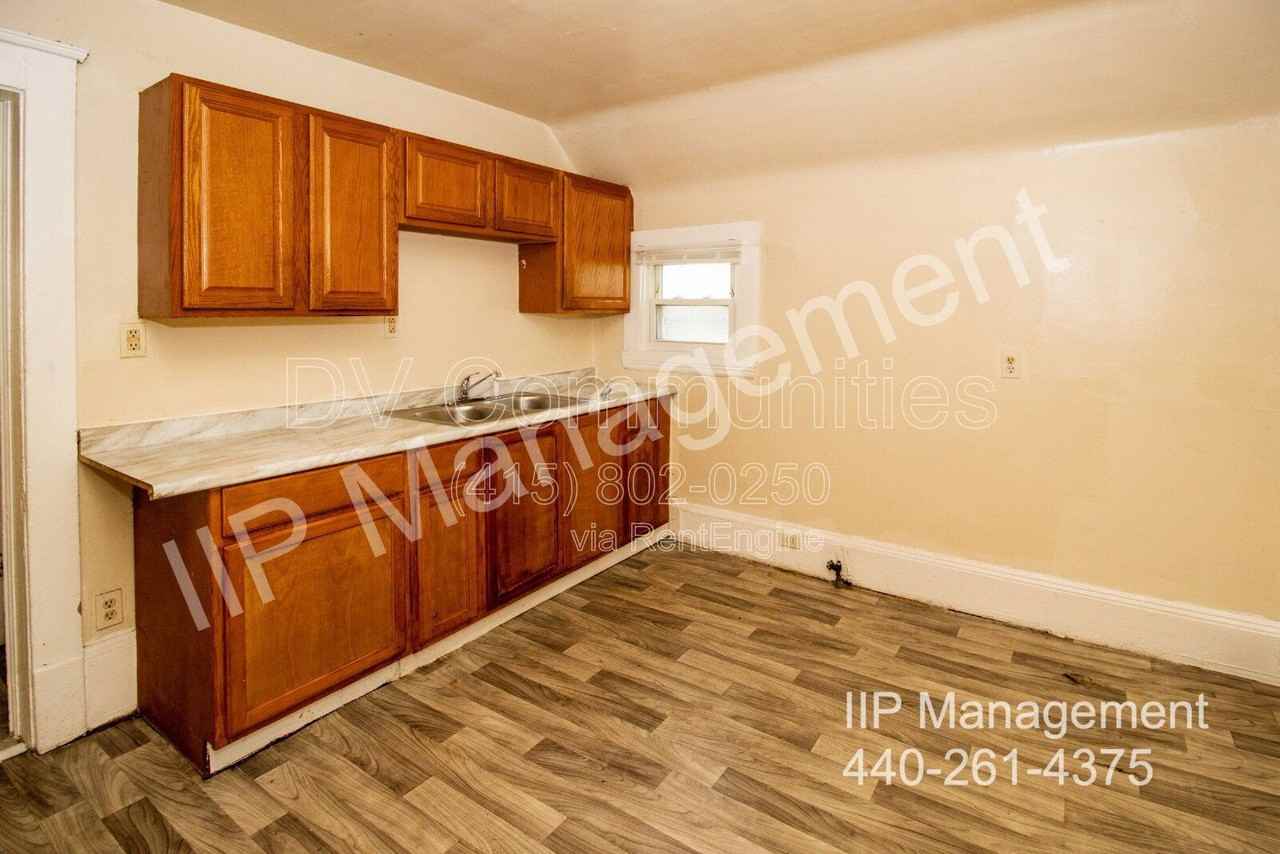 2142 W 105th St - Photo 4 of 17