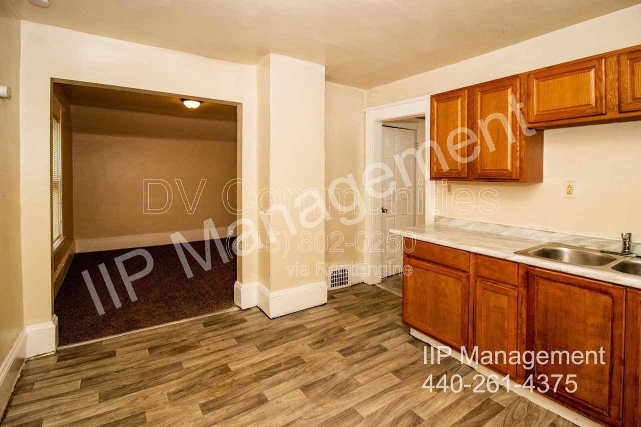 2142 W 105th St - Photo 6 of 17