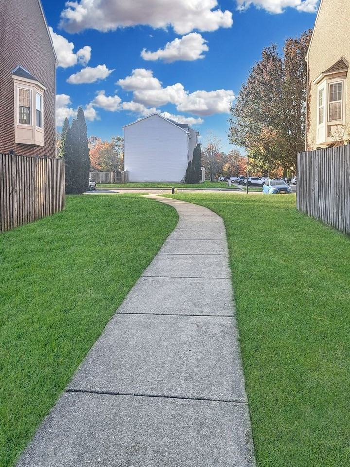 3074 Esser Pl - Photo 4 of 50