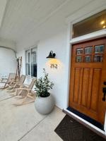 featured image of 252 N Mulberry St #2