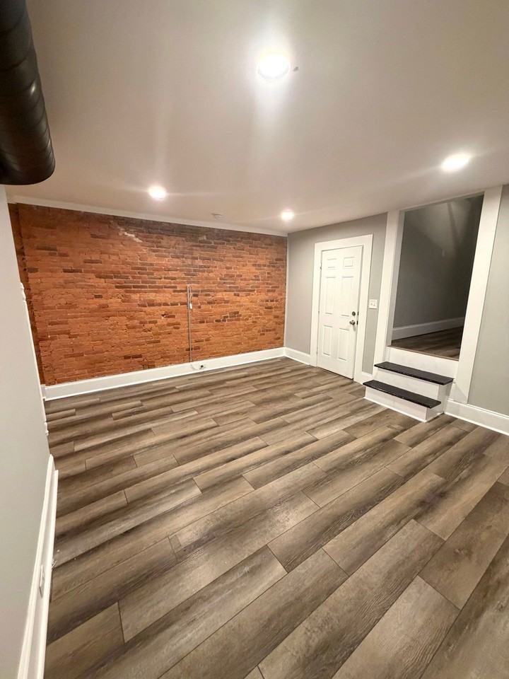 252 N Mulberry St #2 - Photo 4 of 19