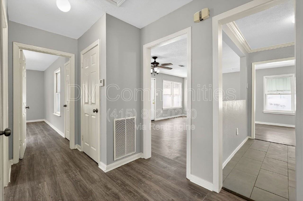 709 S 7th St - Photo 6 of 38