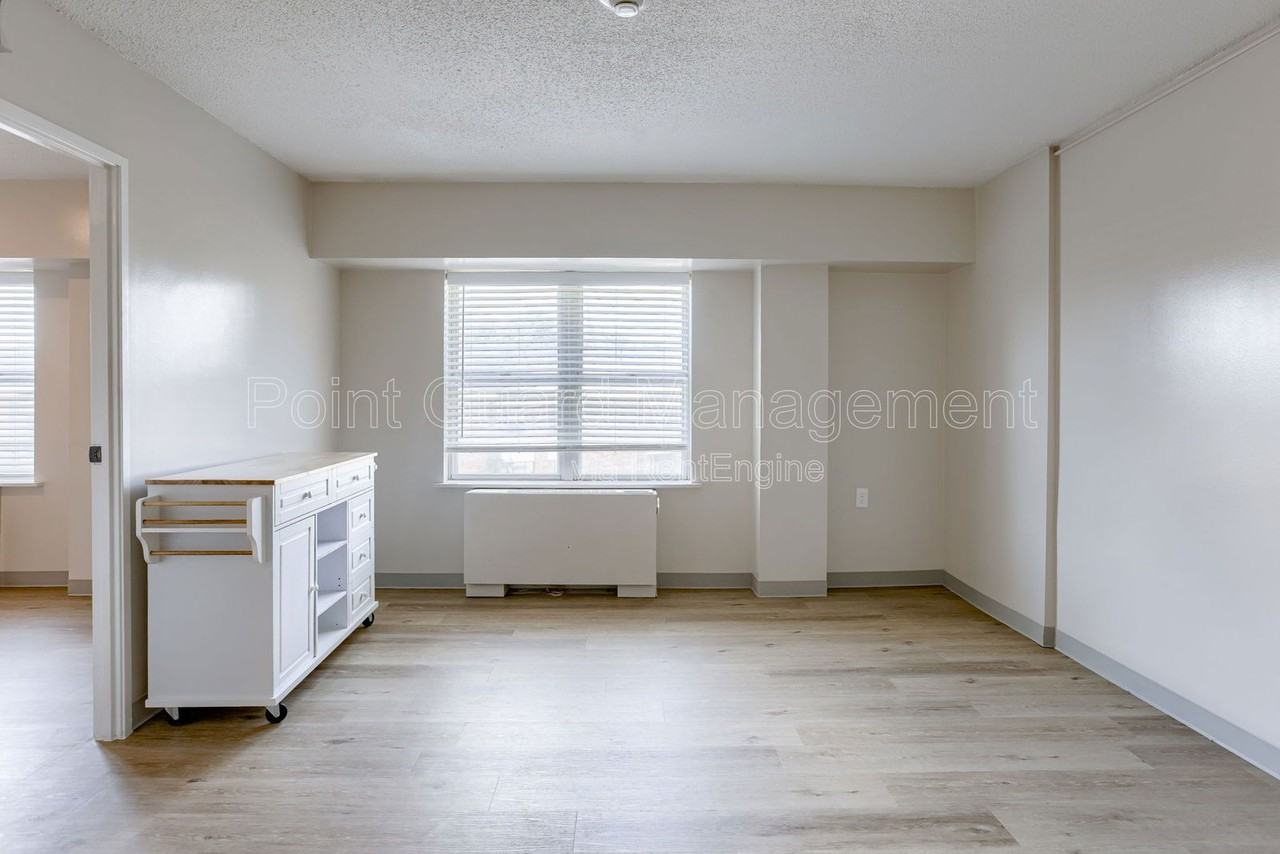 7300 Graceland Dr #518