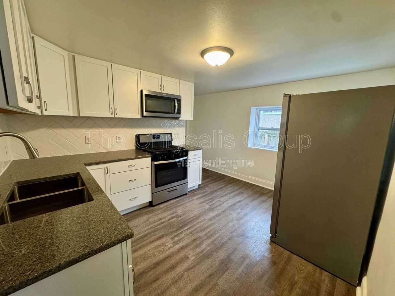 2018 1st St - Photo 3 of 11