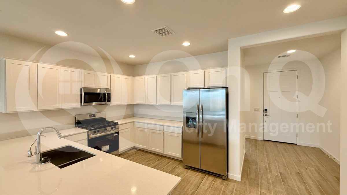 23078 E Saddle Way - Photo 3 of 26