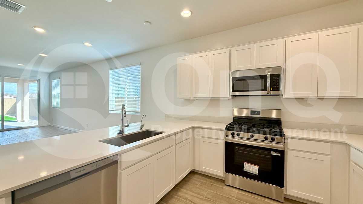 23078 E Saddle Way - Photo 5 of 26