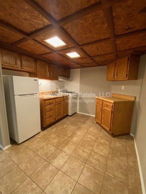 117 N Shamrock St #9 - Photo 5 of 7