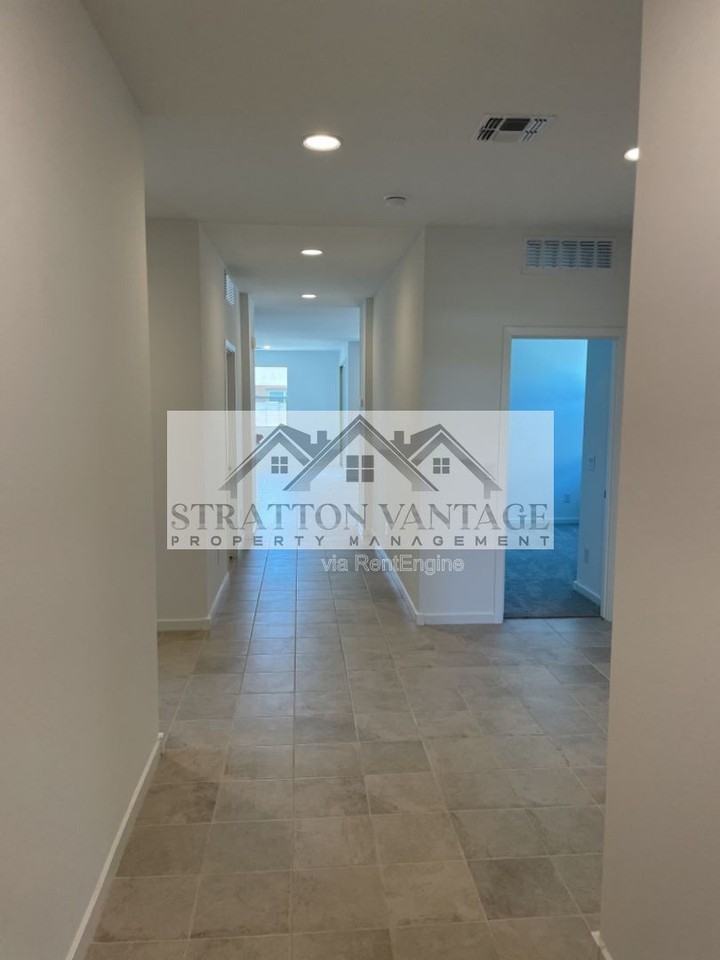 2942 E Kim Dr - Photo 3 of 21