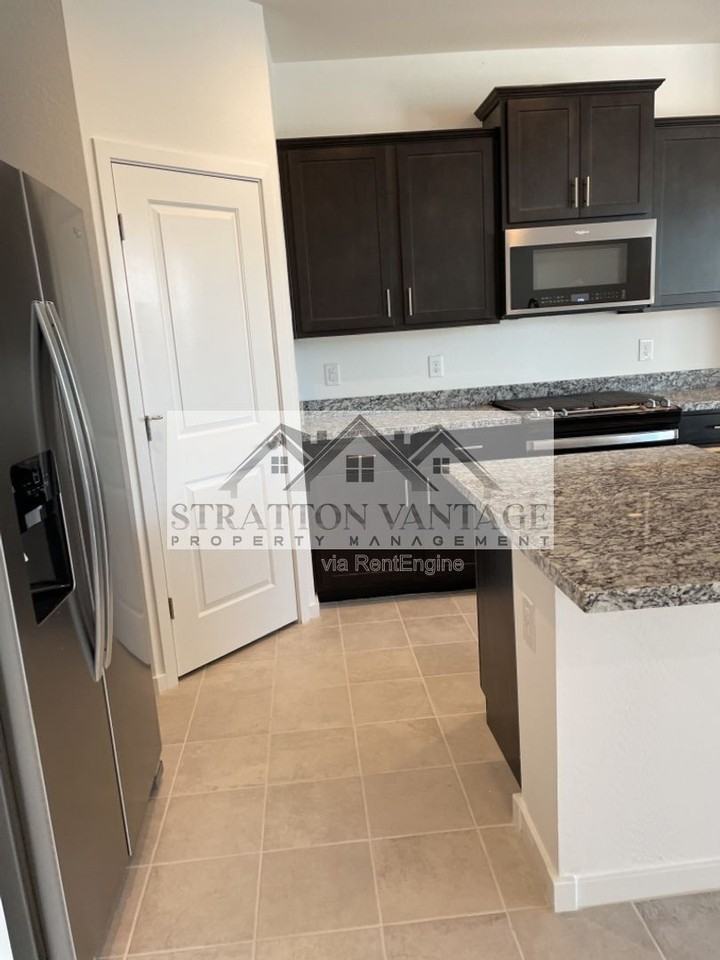 2942 E Kim Dr - Photo 5 of 21