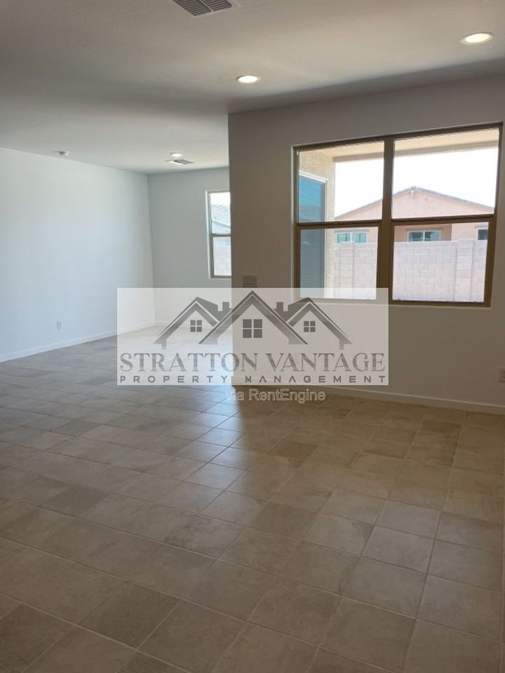 2942 E Kim Dr - Photo 7 of 21