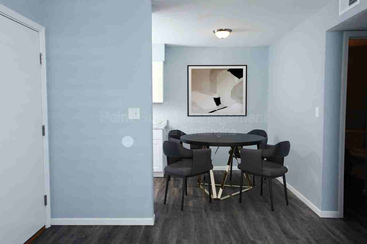 928 N Carter St #109