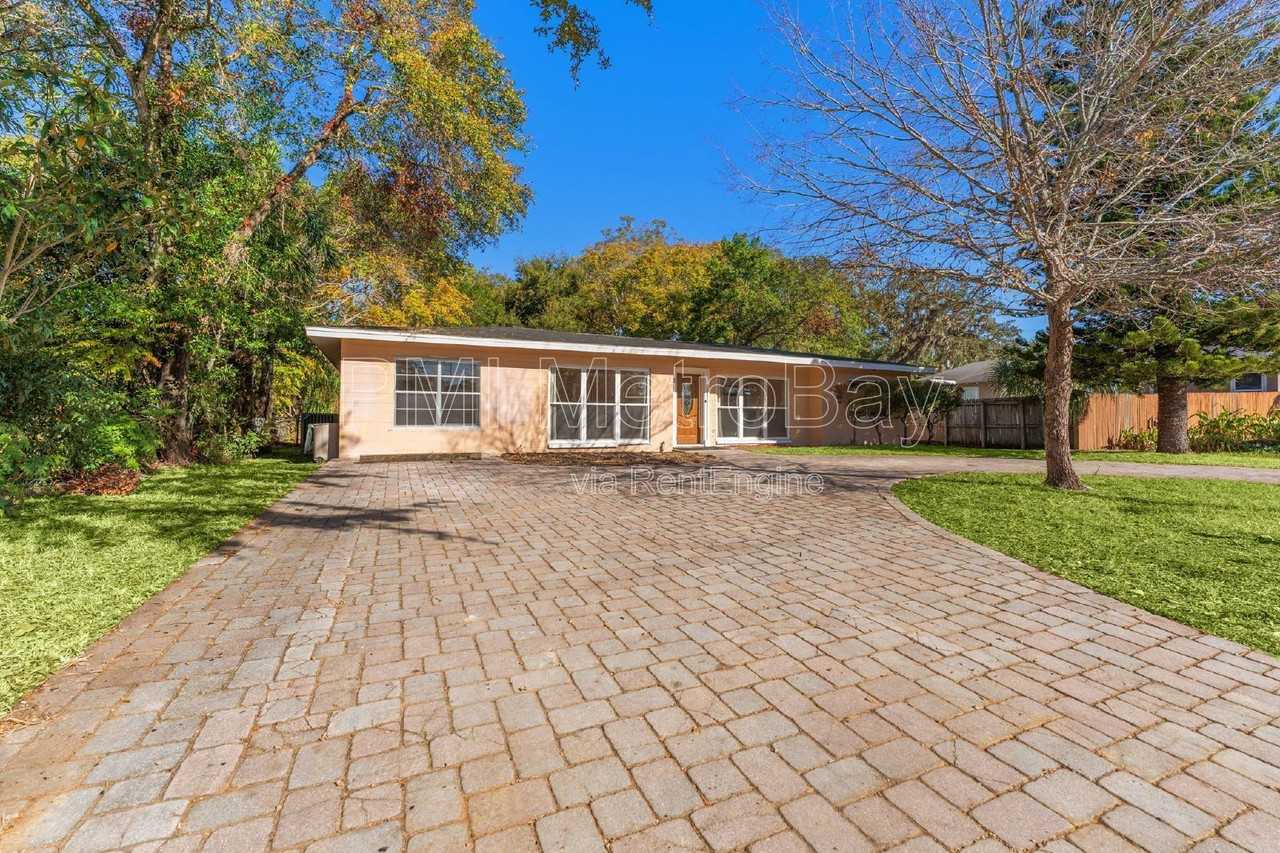 6303 Delaware Ave - Photo 5 of 44