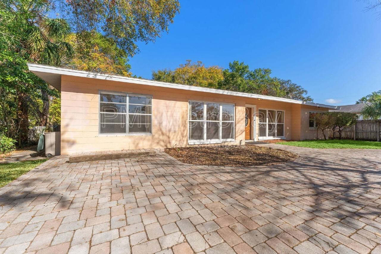 6303 Delaware Ave - Photo 6 of 44