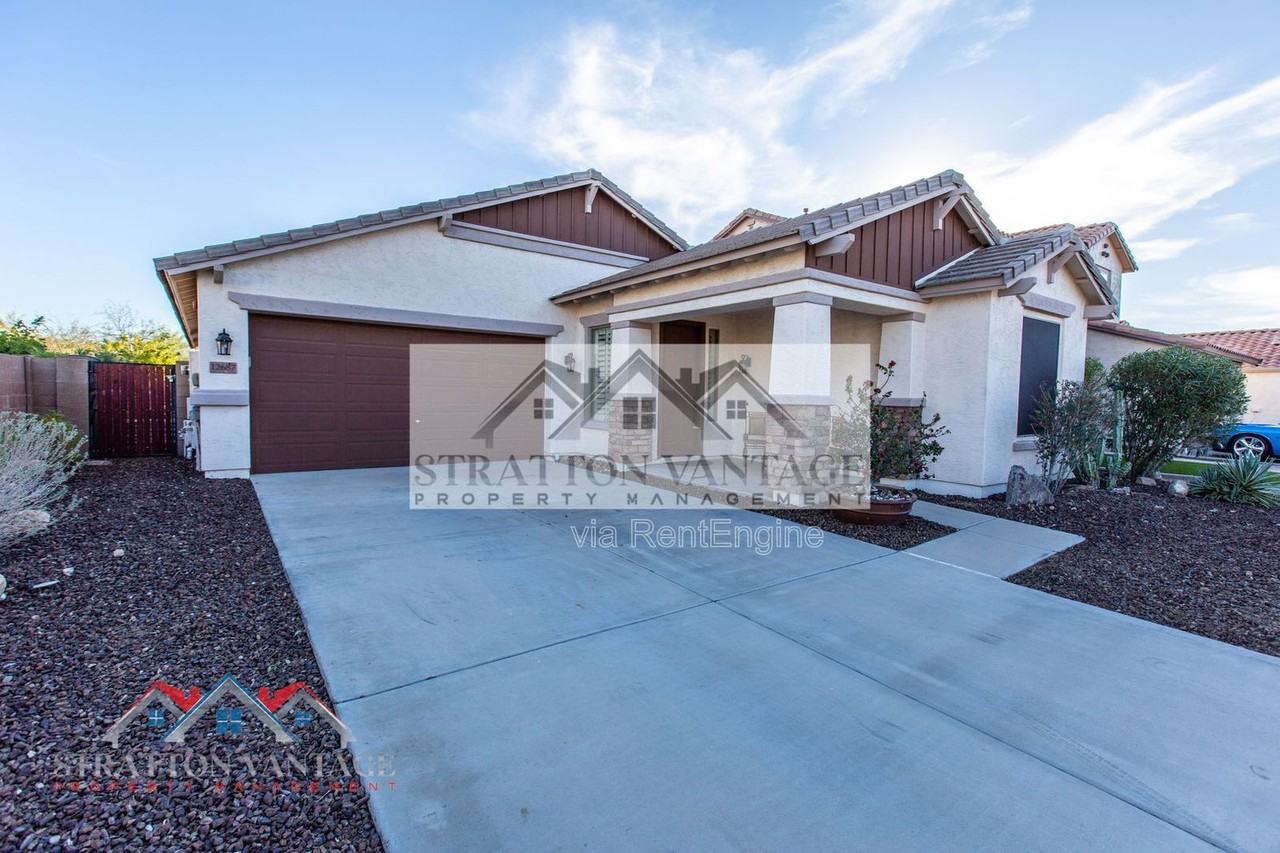 12687 W Lowden Rd - Photo 3 of 48