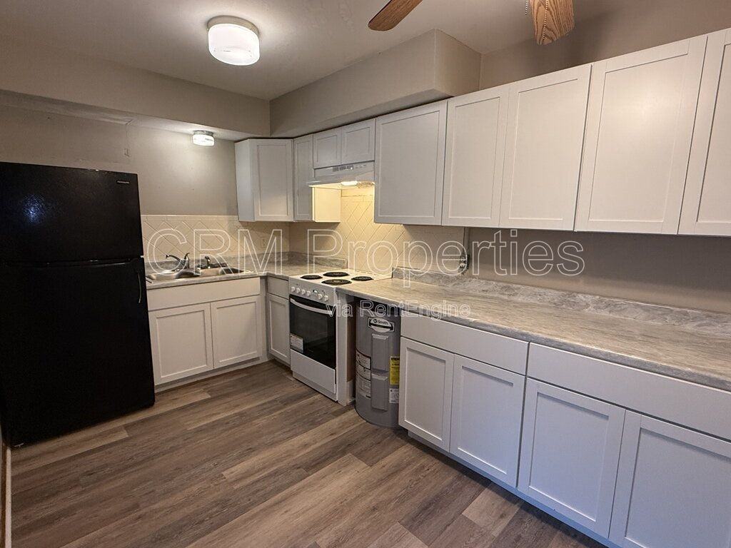 9207 E 12th St - Photo 7 of 24