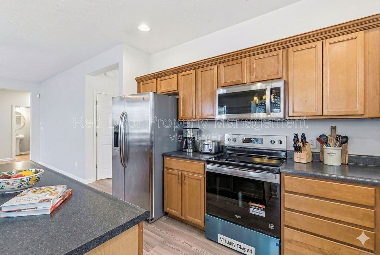 7737 Solomon Dr - Photo 4 of 41