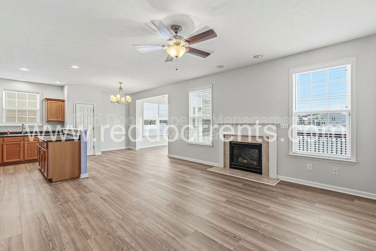 7737 Solomon Dr - Photo 7 of 41