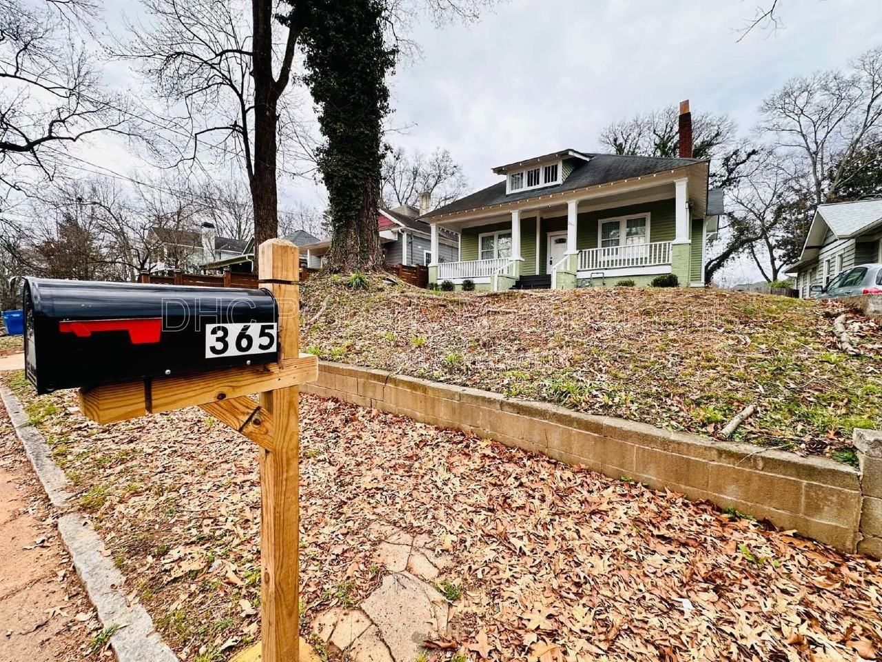 365 Inman St Sw - Photo 2 of 24