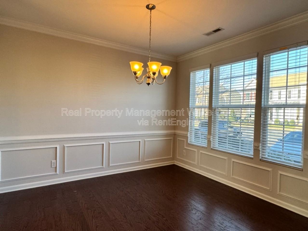 826 Cupola Dr - Photo 5 of 29