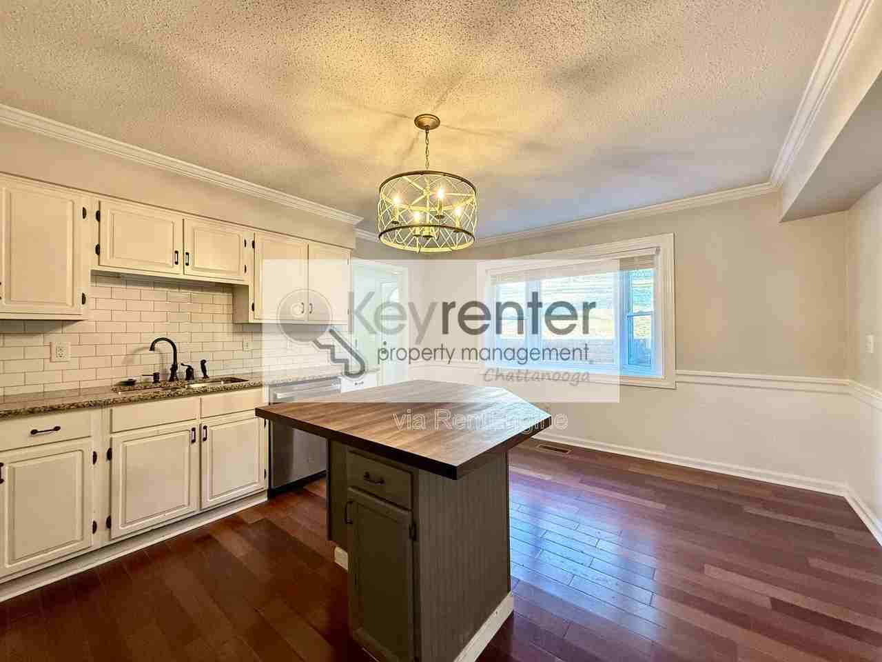 2949 Old Britain Cir - Photo 3 of 20