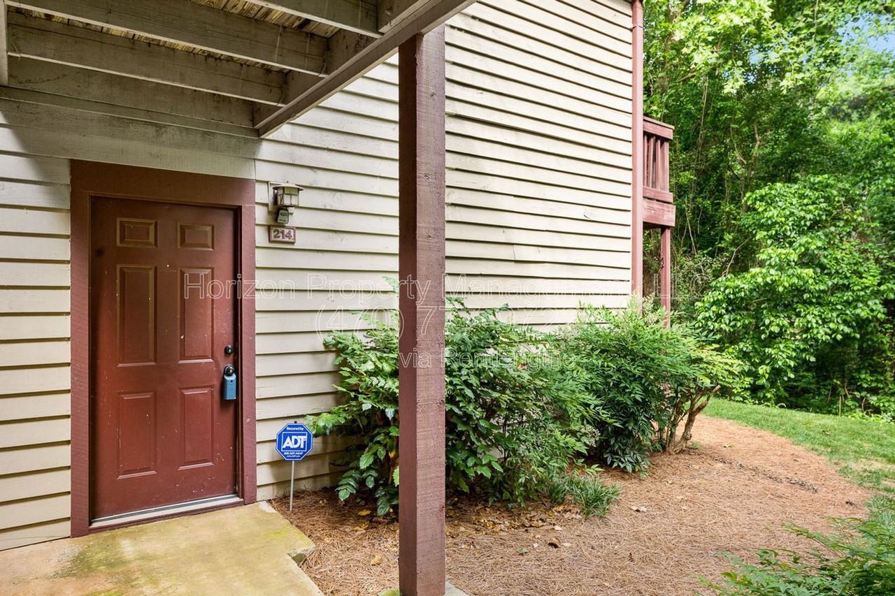 214 Saint Andrews Ct - Photo 2 of 29