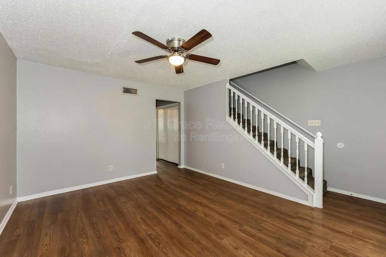 5927 Shadydell Dr - Photo 5 of 15