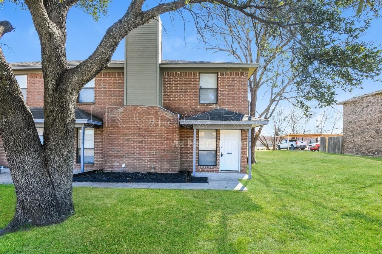 5915 Shadydell Dr - Photo 7 of 15