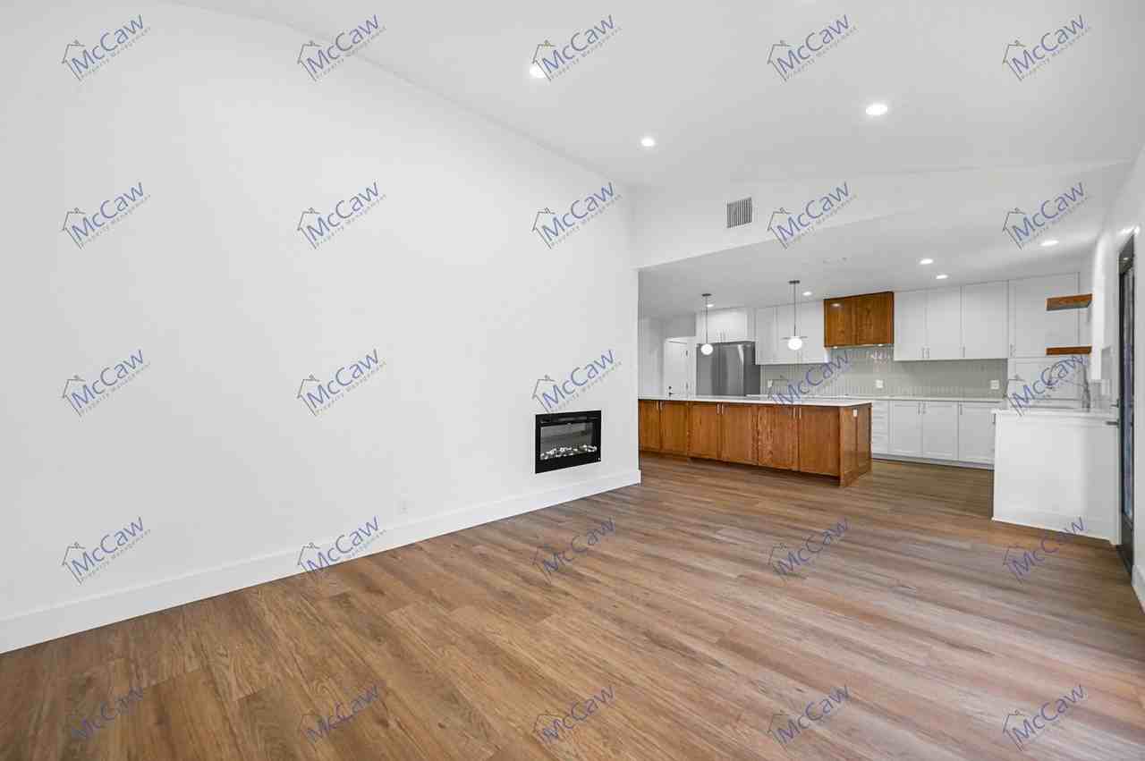 7412 Fenton Dr - Photo 5 of 21