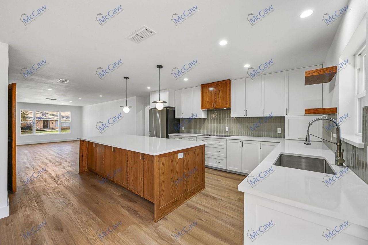 7412 Fenton Dr - Photo 6 of 21