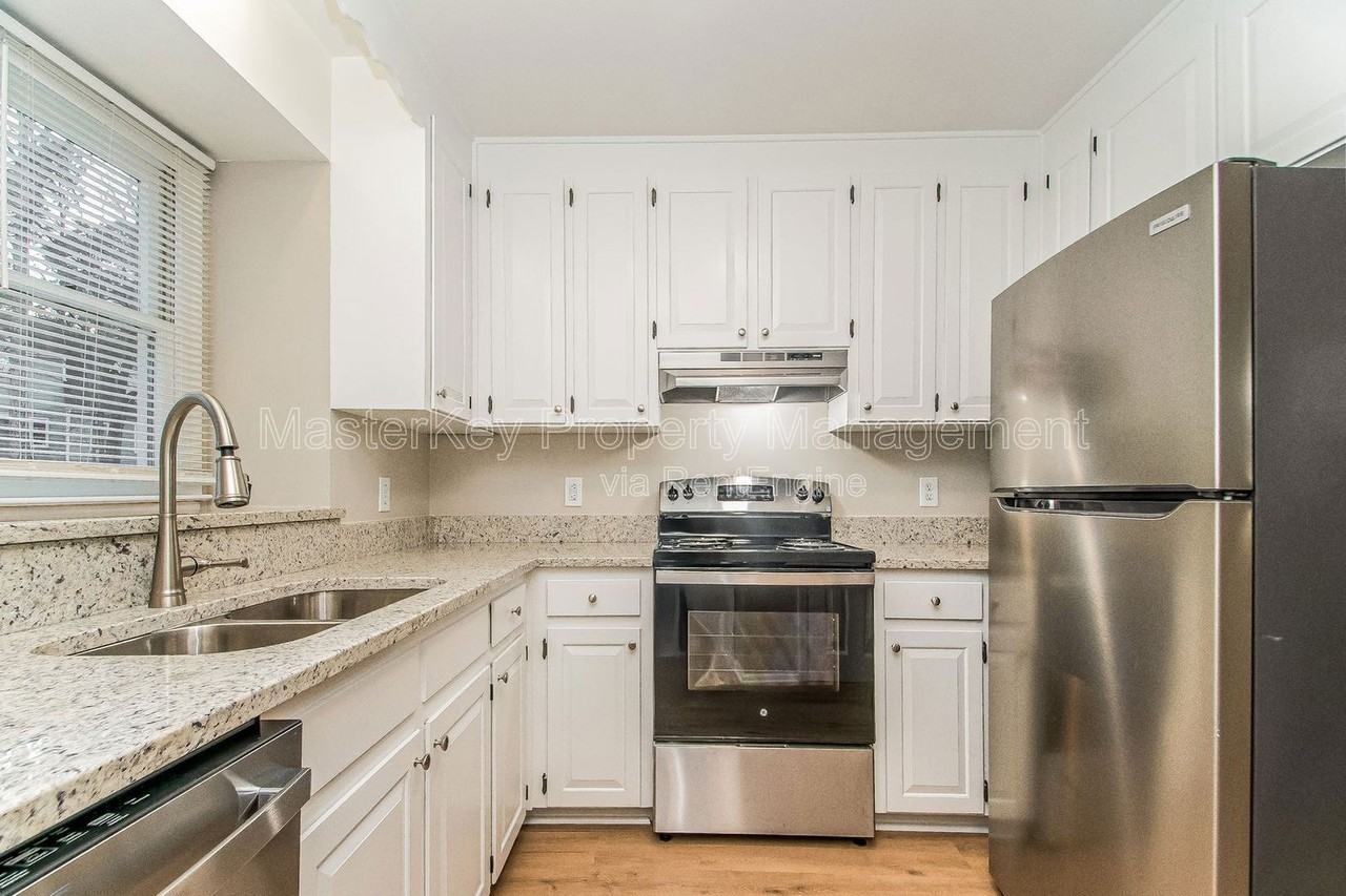 505 Oak Run Dr - Photo 2 of 28