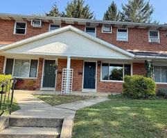 featured image of 239 N Plum St #3