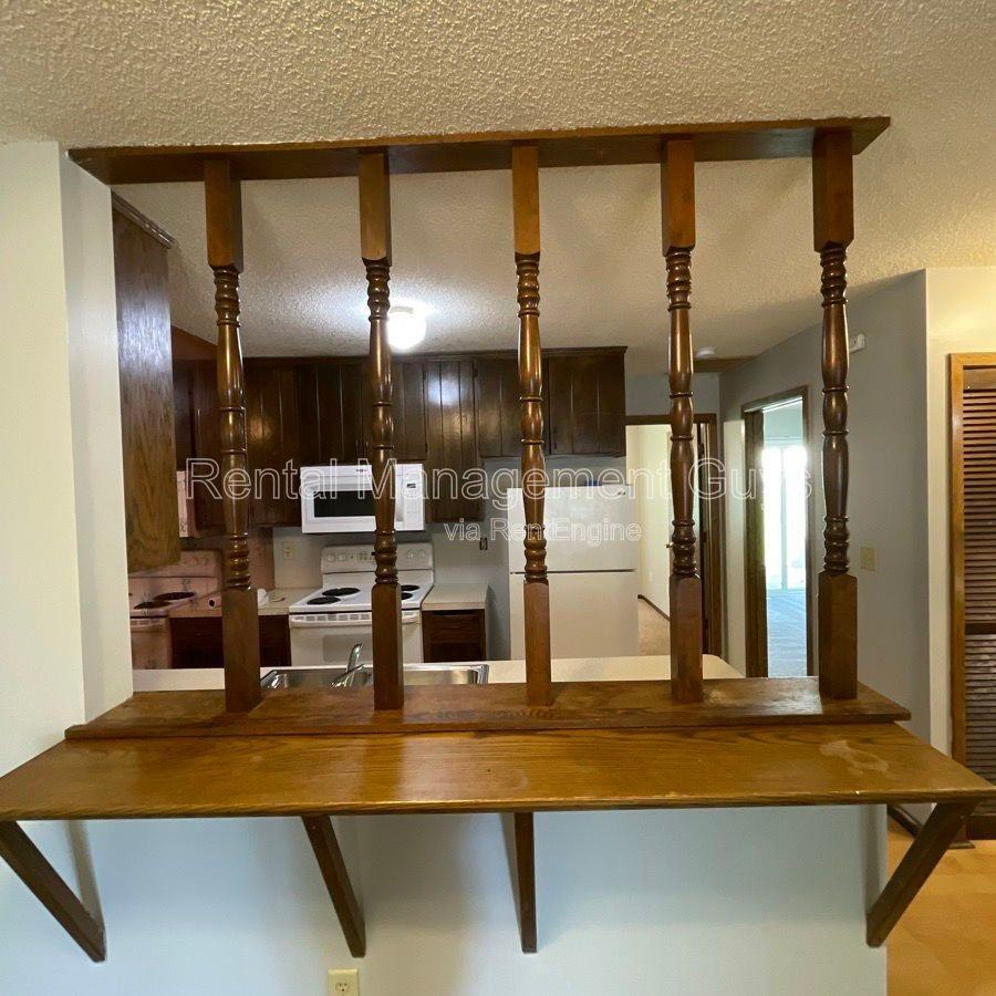 8693 Maplebrook Pkwy N - Photo 6 of 32