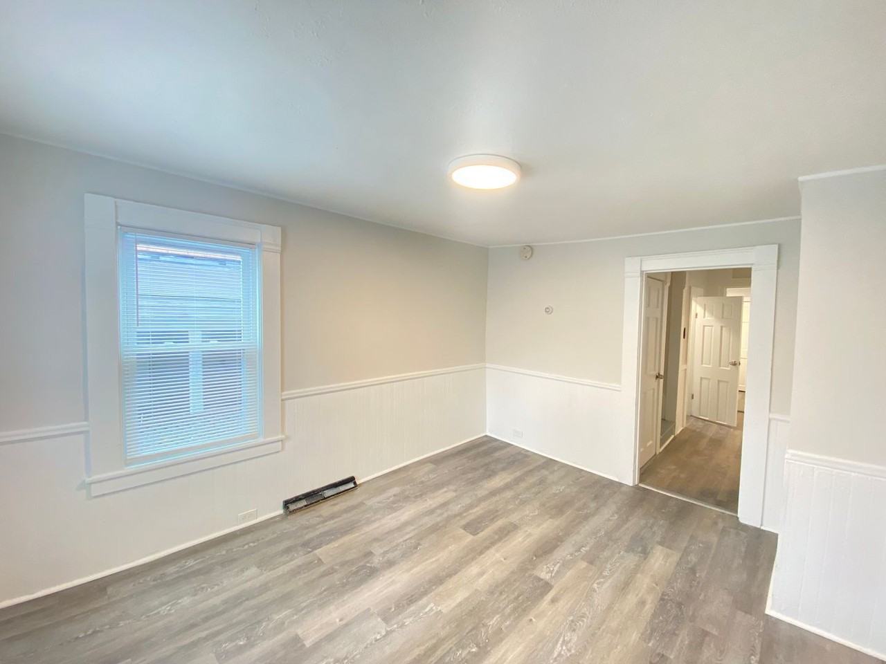 8 Parkinson Ct - Photo 5 of 38