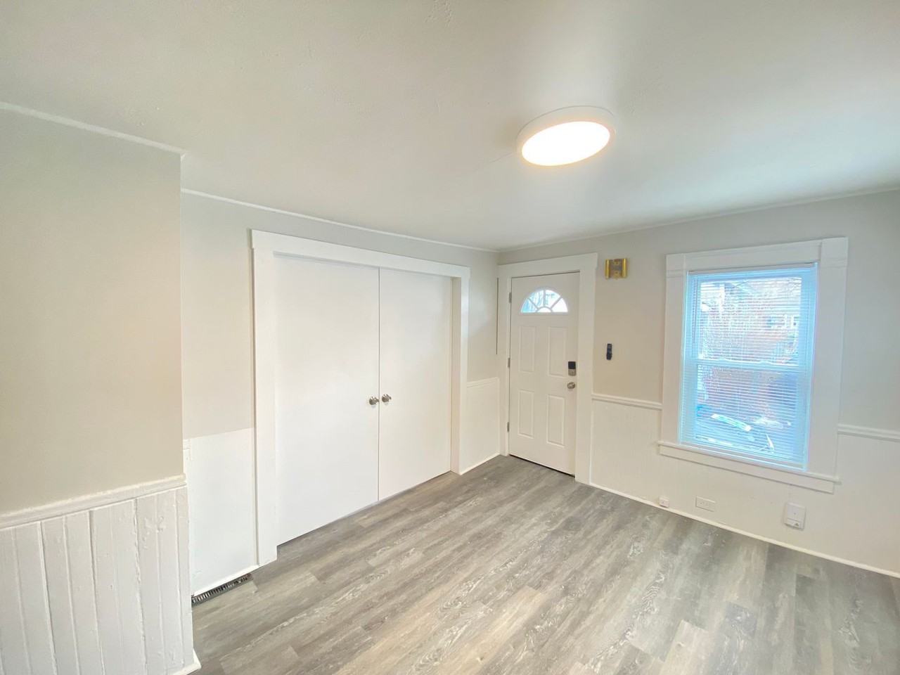 8 Parkinson Ct - Photo 7 of 38