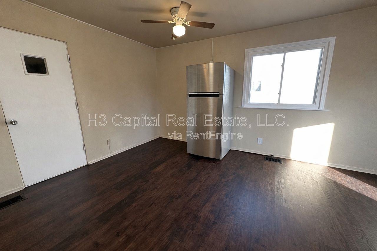 133 Charlene St - Photo 3 of 7