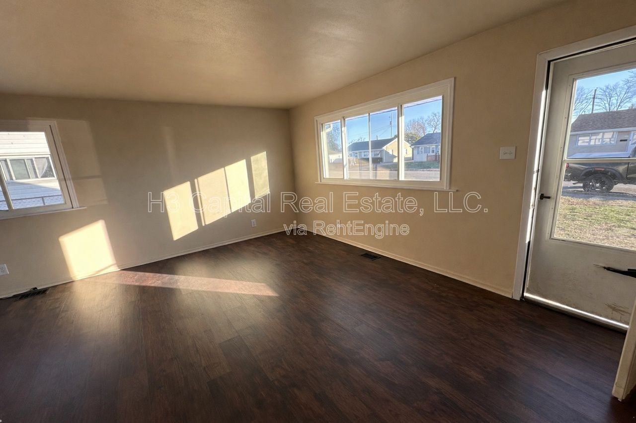 133 Charlene St - Photo 4 of 7