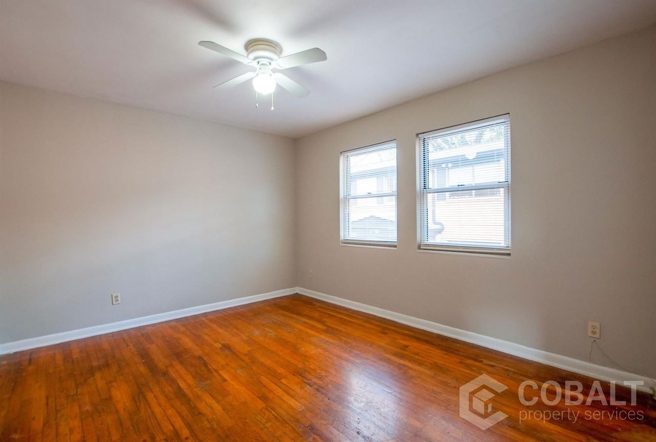 954 Saint Charles Ave Ne #6 - Photo 6 of 15