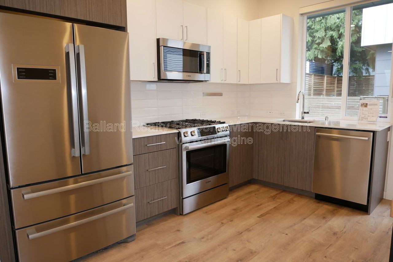 2444 Nw 64th St #C - Photo 4 of 21