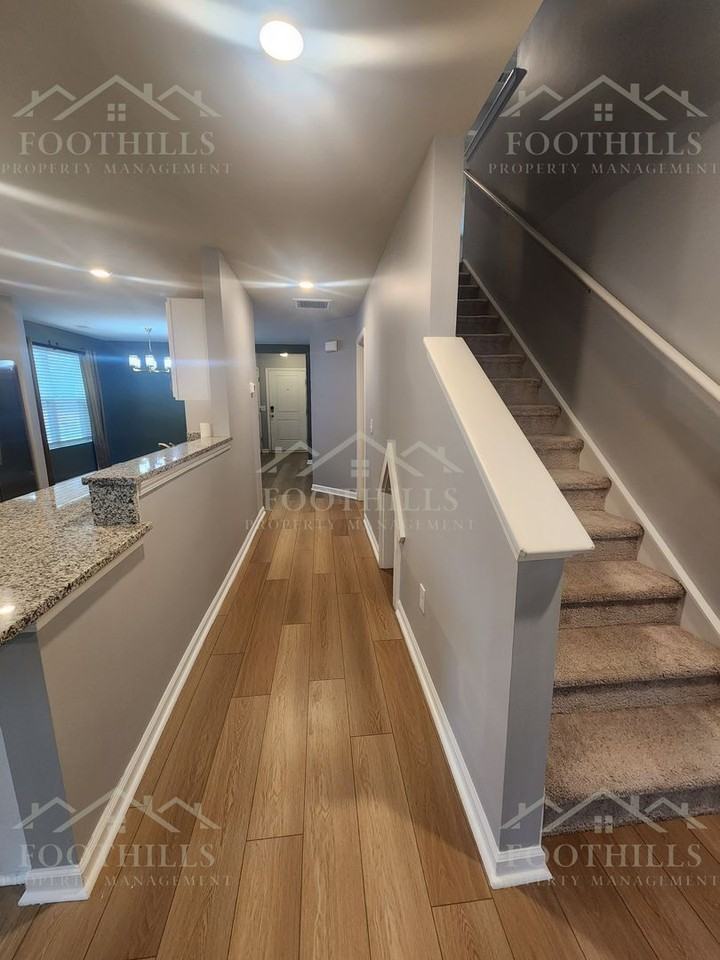 18 Chalet Ct - Photo 6 of 25