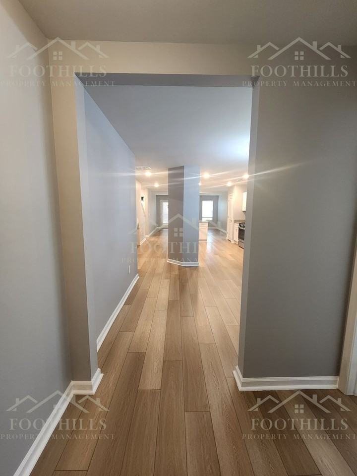 18 Chalet Ct - Photo 7 of 25