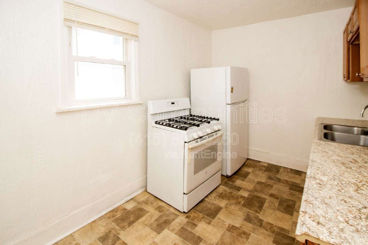 636 Allyn St #2 - Photo 5 of 10