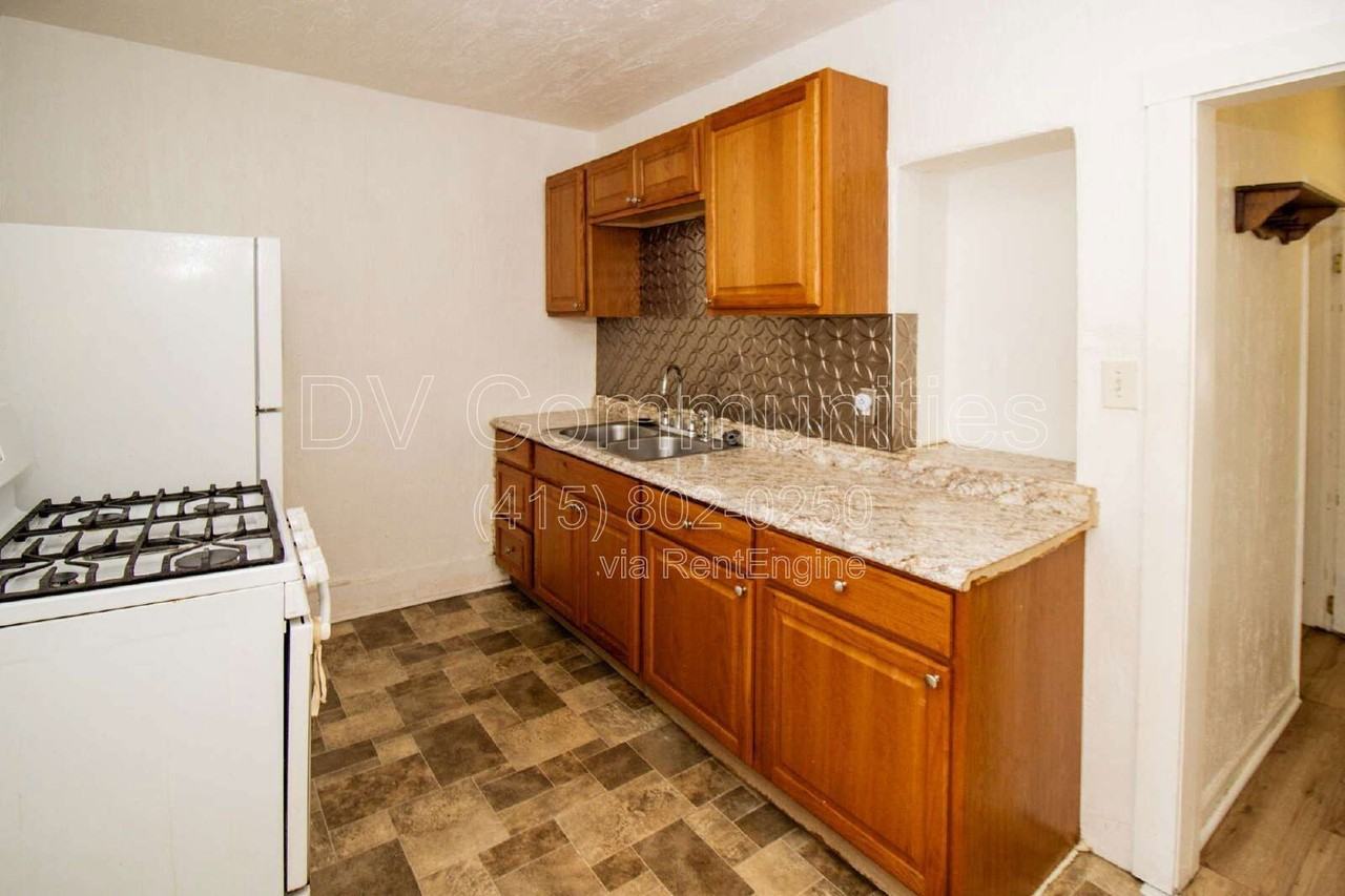 636 Allyn St #2 - Photo 6 of 10