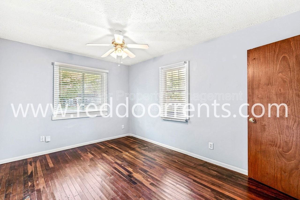 1449 S Leland Ave - Photo 5 of 19