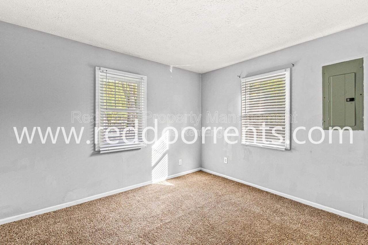 1449 S Leland Ave - Photo 7 of 19