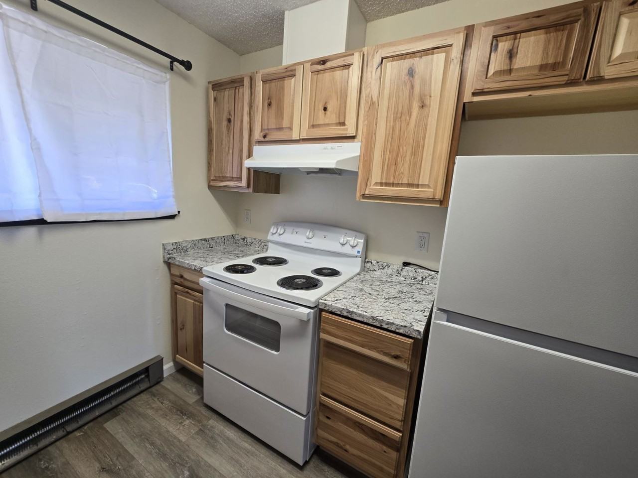 1364 Se Court Ave - Photo 6 of 18