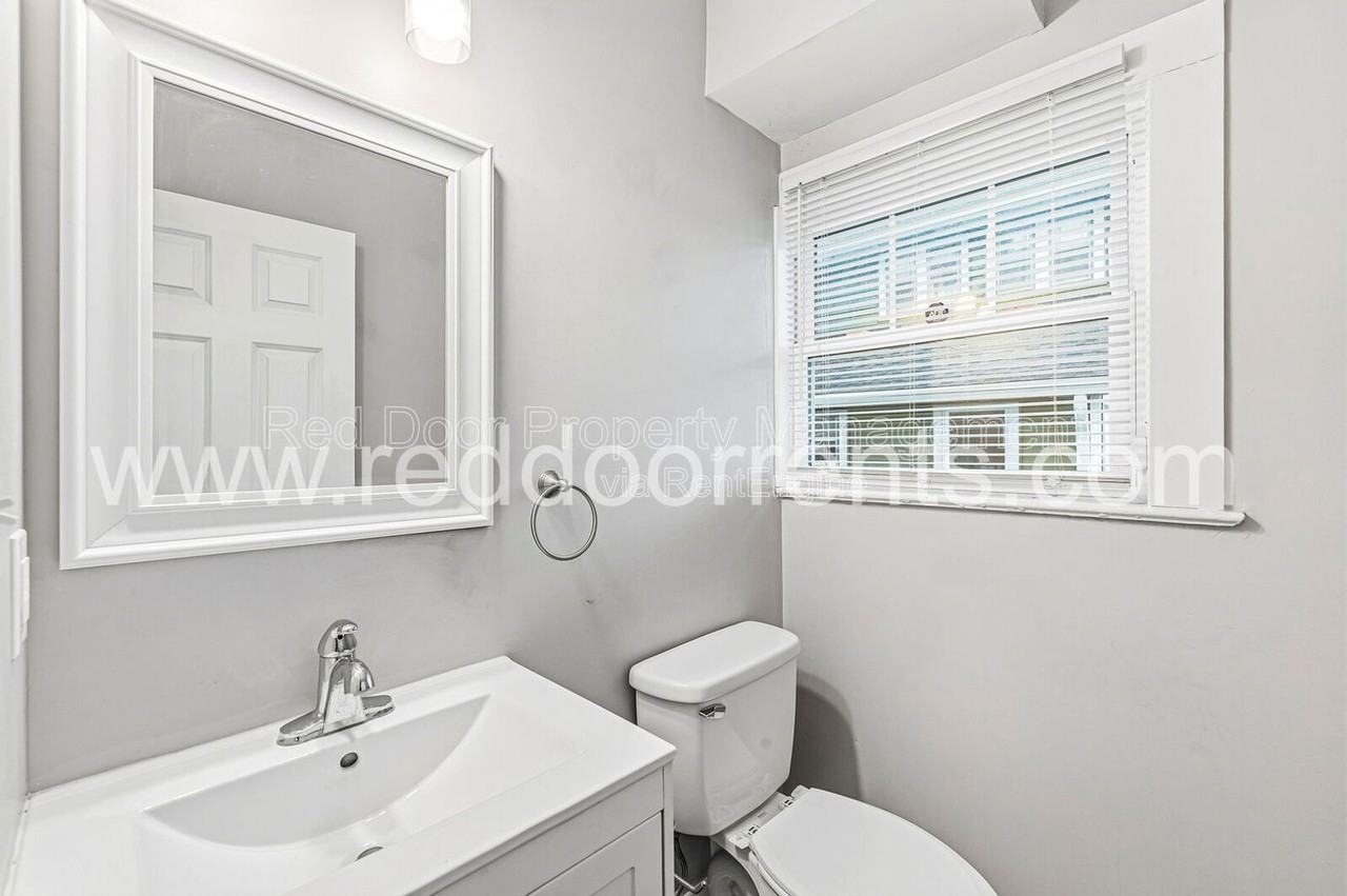 218 Jefferson Ave #218 - Photo 6 of 26