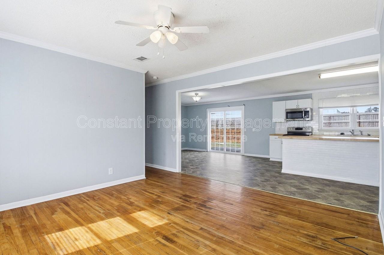 105 Maxwell Dr - Photo 4 of 26