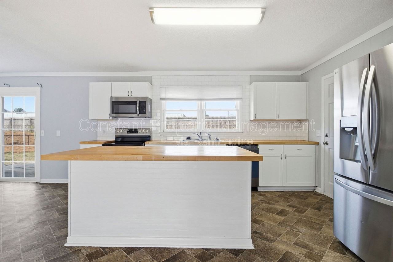 105 Maxwell Dr - Photo 6 of 26